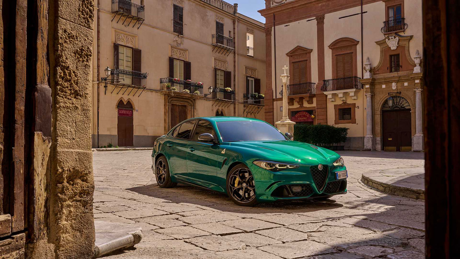 Alfa Romeo: Ανανεωμένες & επετειακές Giulia και Stelvio Quadrifoglio